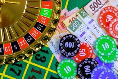 Slot game Prize Table showing symbol payouts and bonus feature multipliers